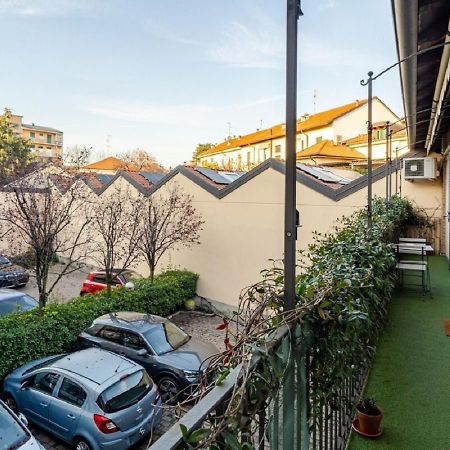 Gelsomino Appartamento Con Posto Auto Nel Centro Di Monza Bagian luar foto